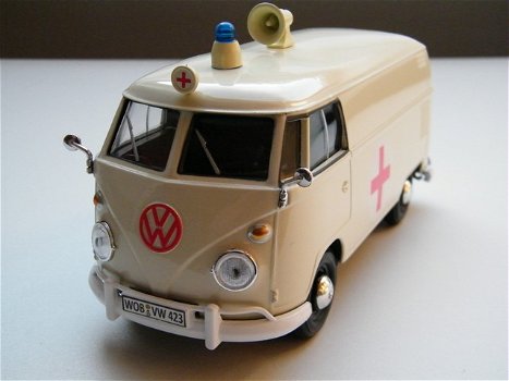 modelauto Volkswagen bus T1 Type 2 Ambulance – Motormax 1:24 - 1