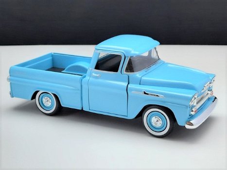 modelauto Chevrolet Fleetside Apache Pickup Truck – Motormax 1:24 - 0