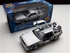 Nieuw schaal modelauto DeLorean Back to the Future 2 – Welly 1:24