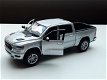 schaal model dodge ram crew cab laramie 2019 – zilver 1:27 19 cm lang - 0 - Thumbnail