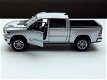 schaal model dodge ram crew cab laramie 2019 – zilver 1:27 19 cm lang - 5 - Thumbnail