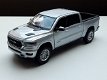 schaal model dodge ram crew cab laramie 2019 – zilver 1:27 19 cm lang - 7 - Thumbnail