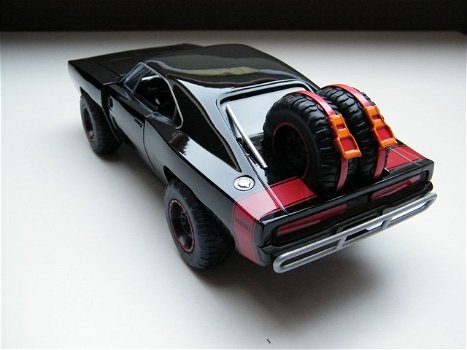 Nieuw Film auto Dodge Charger – Fast and Furious 7 – Jada Toys 1:24 - 3