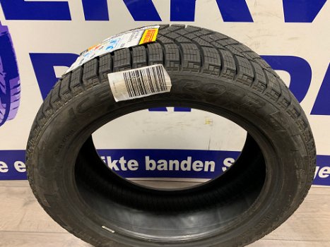 2x Pirelli winter autobanden 245/45/18 p/st €100,- - 0