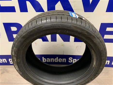 2x Imperial zomer autobanden 245/45/19 p/st €100,- - 1