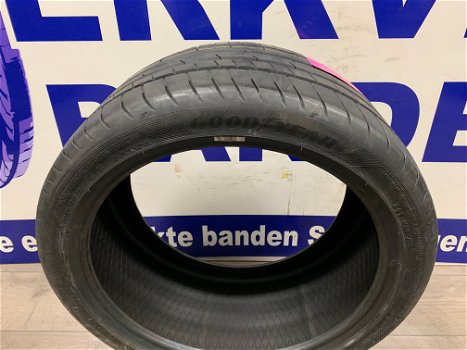 2x Goodyear zomer autobanden 275/35/19 p/st €150,- - 0