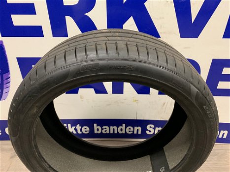 2x Pirelli zomer autobanden 245/40/21 p/st €150,- - 0