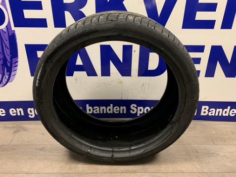 2x Pirelli zomer autobanden 285/35/22 p/st €80,- - 0