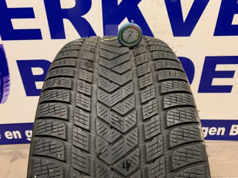 2x Pirelli zomer autobanden 285/35/22 p/st €80,- - 2