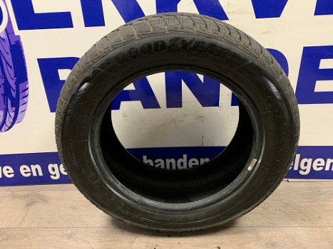 2x Goodyear winter autobanden 235/55/17 p/st €35,- - 0