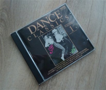 De originele verzamel-CD Dance Classics Volume 1 van Arcade. - 0