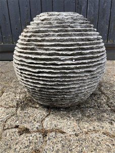 water ornament , waterbol graniet