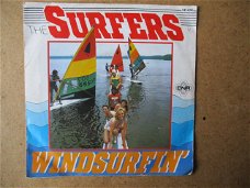 a5621 the surfers - windsurfing