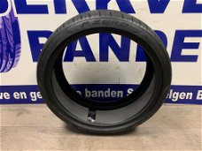 2x Pirelli zomer autobanden 235/35/20 p/st €75,-