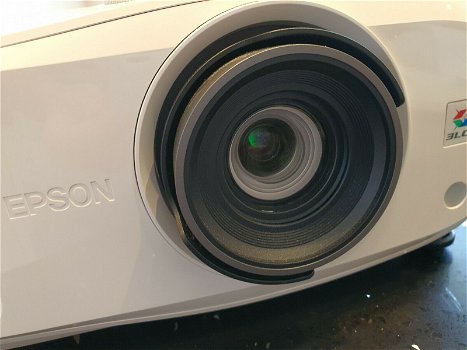 Epson EH-TW7000 4k projector - 2