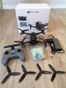 DJI FPV COMBO drone