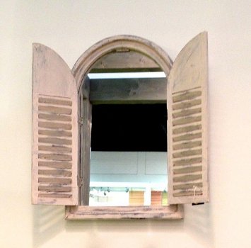 Spiegel met louvre deurtjes ,spiegelkozijn - 2