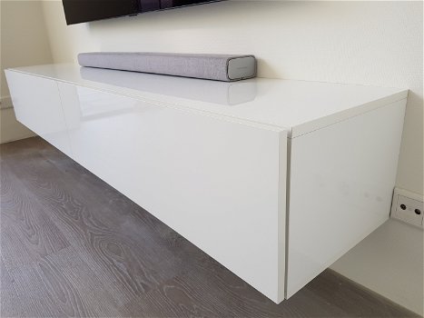 NIEUW | Volledig hoogglans wit zwevend tv-meubel Slide 200 cm €249,- | Montage & Ophangservice - 1