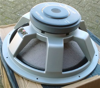 Woofer, 18 inch (450 Watt) - 5