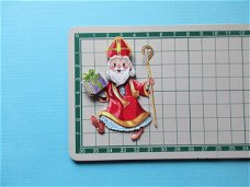 8 Sinterklaas met cadeau