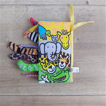 Jelly Kitten Jungle Tails stoffen babyboekje | ZGAN - 5