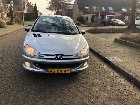 Peugeot 206 2005 airco nieuwe apk - 1