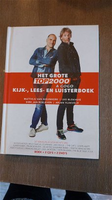 Het grote TOP2000 A GOGO kijk-, lees- en luisterboek
