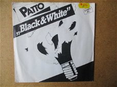 a6483 patto - black and white