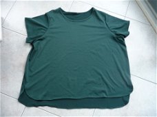 Groen T-shirt maat 54.