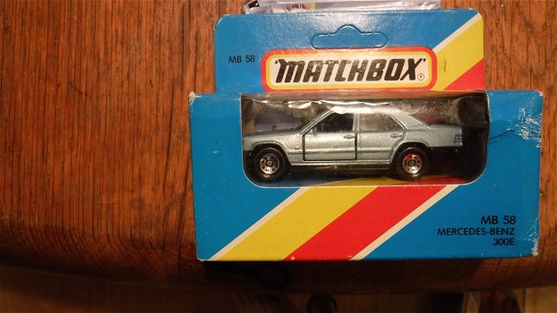 Matchbox mercedes benz 300 E - 0