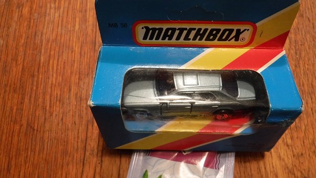 Matchbox mercedes benz 300 E - 1