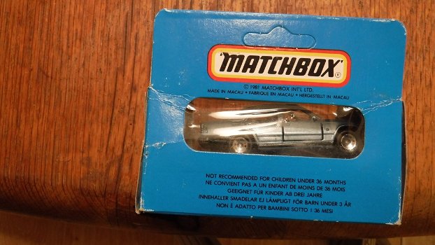 Matchbox mercedes benz 300 E - 2