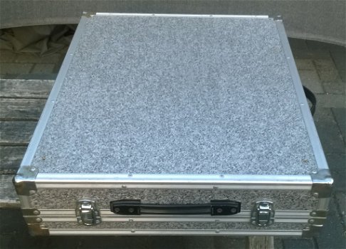 Flightcase / Koffer (68 x 55,5 x 13 cm) - 0