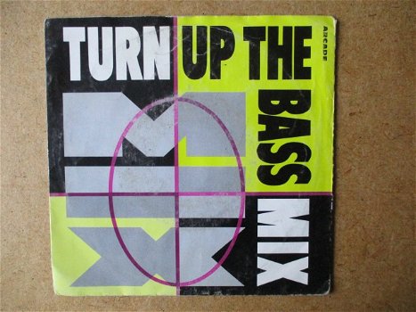 a6683 turn up the bass - the mix - 0