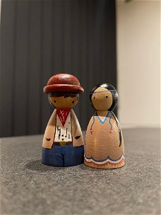 Peg dolls cowboy/indiaan