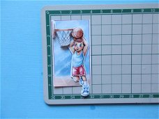 y908 Yvonne / jongen / basketbal