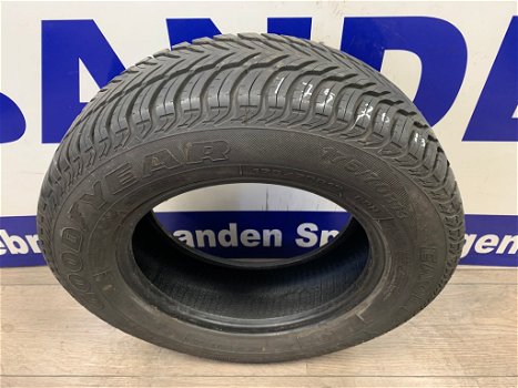 2x Goodyear zomer autobanden 175/70/13 p/st €30,- - 1