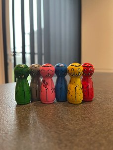 Peg dolls kleurenmonster