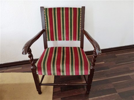Leuk vintage stoeltje met kleurige bekleding - 0