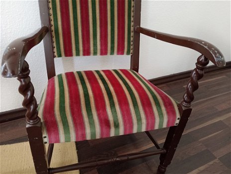 Leuk vintage stoeltje met kleurige bekleding - 1