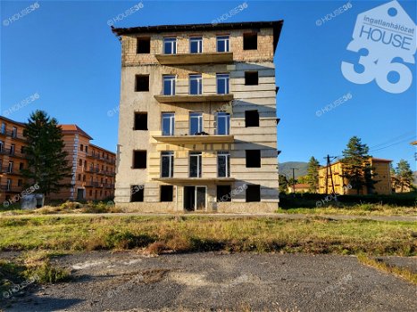 Gebouwencomplex te koop op 90 km van Boedapest - 0