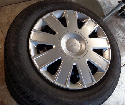 Ford div. type Goodyear winterbanden 195/65 R15 91 T met velgen Steek: 5x108 - 0