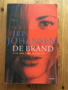 Iris Johansen met De brand