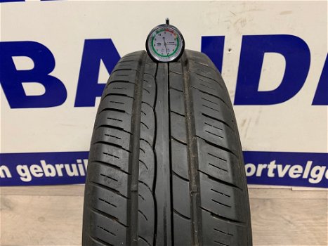 2x Dunlop zomer autobanden 175/65/15 p/st €35,- - 2