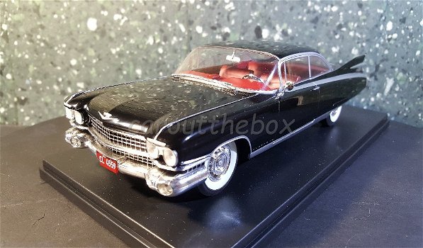 Cadillac Eldorado zwart 1/24 Whitebox - 1