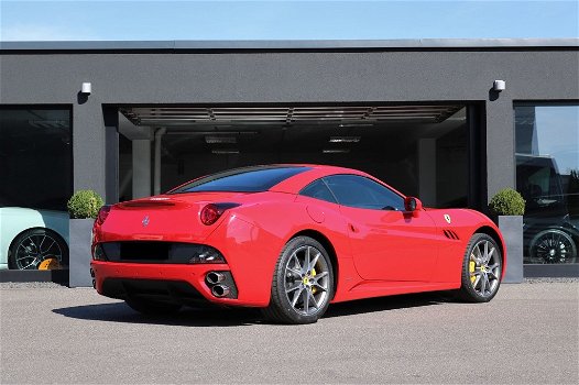 2011 Ferrari California - 3