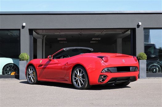 2011 Ferrari California - 4