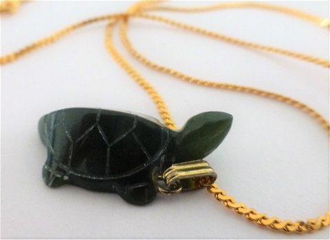 Kettinkje met schildpadje van jade - 0