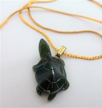 Kettinkje met schildpadje van jade - 2