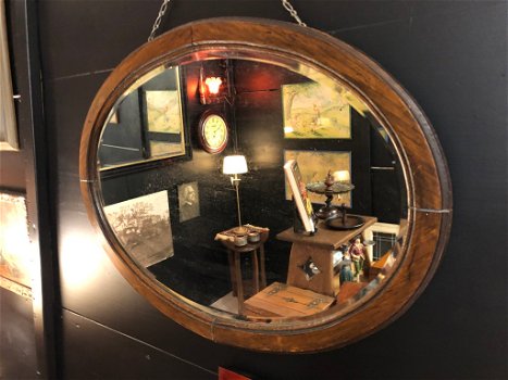 Grote Antieke Ovale Spiegel. - 1